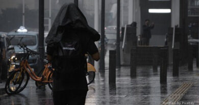 Jakarta Diprediksi Hujan & Petir Hari Ini