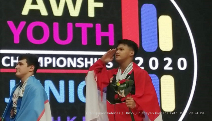 Rizky Juniansyah Raih 3 Emas Kejuaraan Dunia Angkat Besi Remaja di Peru
