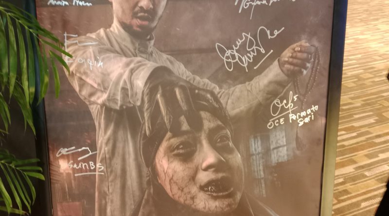 Teror, Trauma dan Keikhlasan Dalam “Munafik: Melawan Iblis” Teror, Trauma dan Keikhlasan Dalam “Munafik: Melawan Iblis”